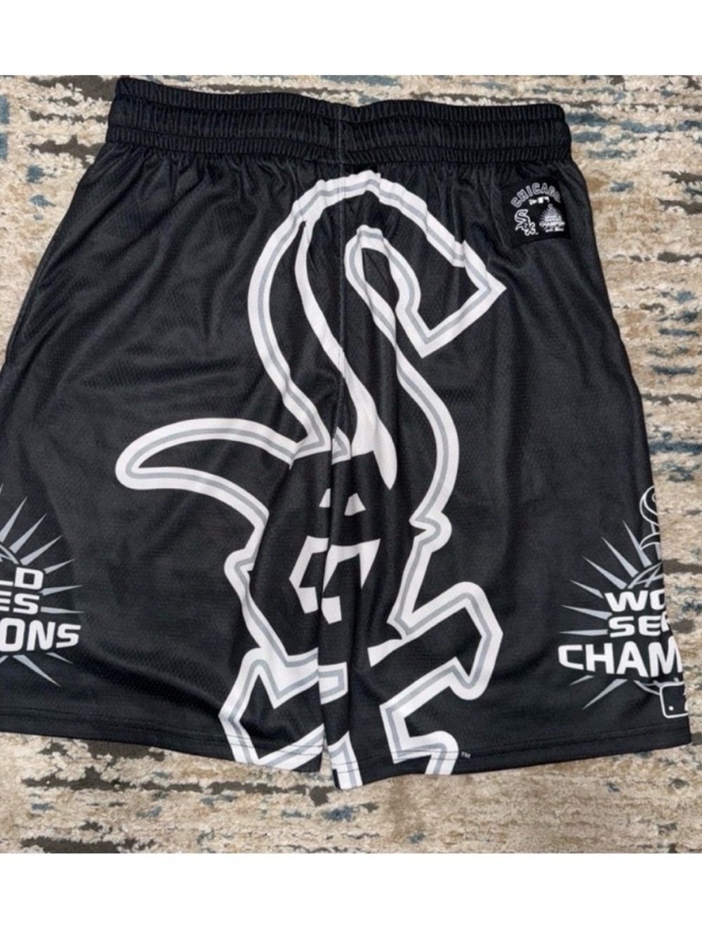 New Era Chicago Graphic Black Men's Athletic Shorts - Picture 6 of 10